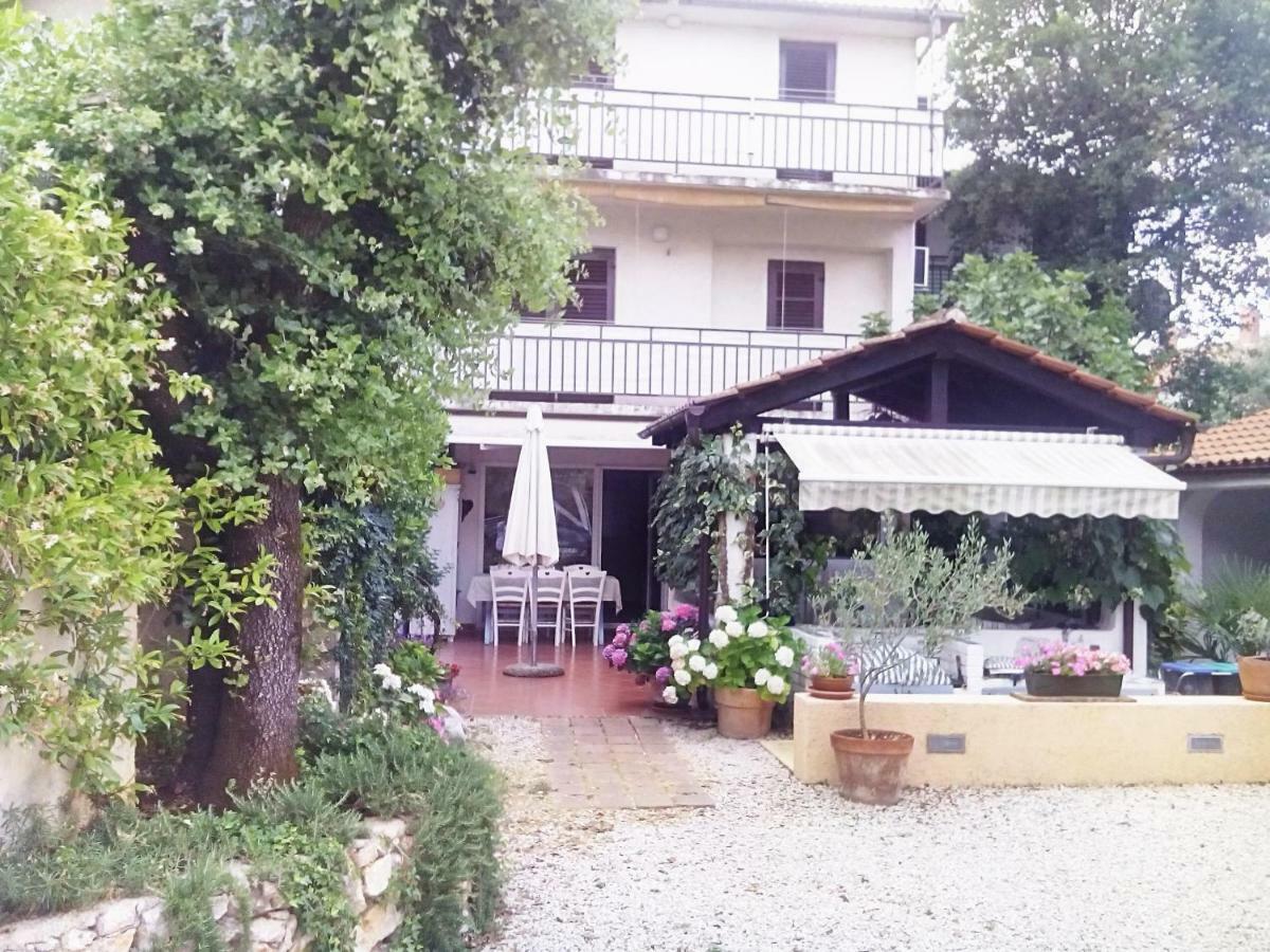 Apartments Gogsy Malinska Esterno foto